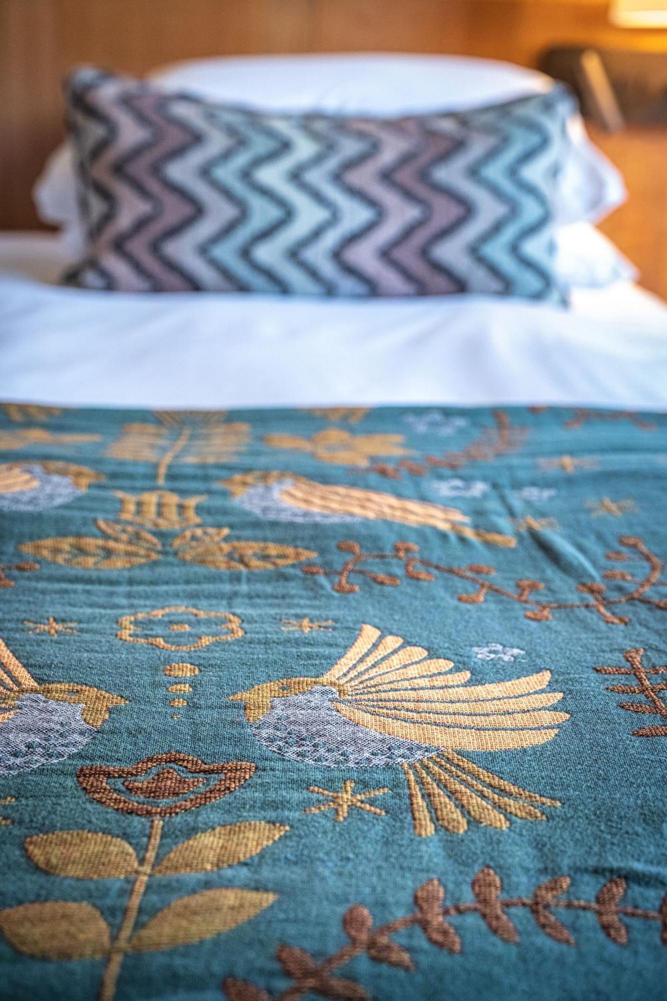 The Feathers Holt Holt  Room photo